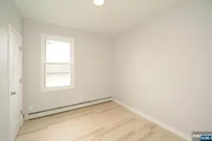 8-02 Chester, Fair Lawn, NJ 07410 - Photo 12