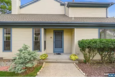 107 Suleski Court, Mahwah, NJ 07430 - Photo 2
