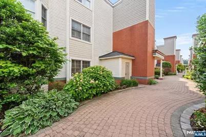 108 The Promenade 108 #108, Edgewater, NJ 07020 - Photo 8