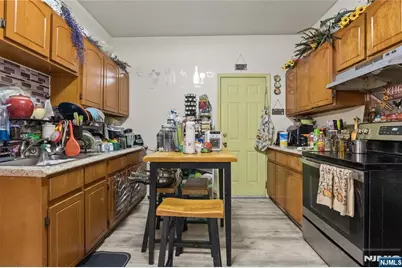 1063 Bond Street, Elizabeth, NJ 07201 - Photo 20