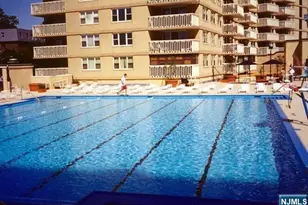 555 North Ave 8-P, Fort Lee, NJ 07024 - Photo 2