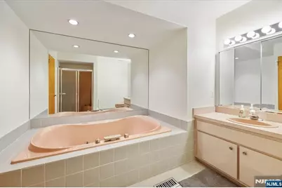 580 Laramie Lane, Mahwah, NJ 07430 - Photo 14