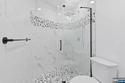 418 E Brinkerhoff Avenue, Palisades Park, NJ 07650 - Photo 10