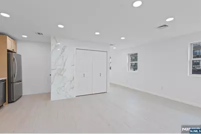 418 E Brinkerhoff Avenue, Palisades Park, NJ 07650 - Photo 8