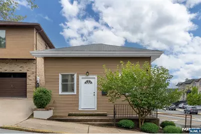 418 E Brinkerhoff Avenue, Palisades Park, NJ 07650 - Photo 1