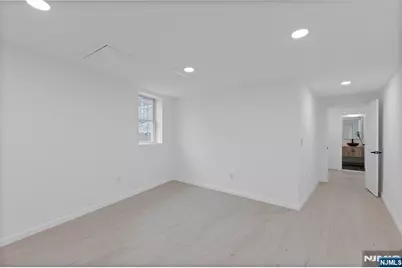 418 E Brinkerhoff Avenue, Palisades Park, NJ 07650 - Photo 12