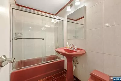 2352 Linwood Avenue #4D, Fort Lee, NJ 07024 - Photo 16