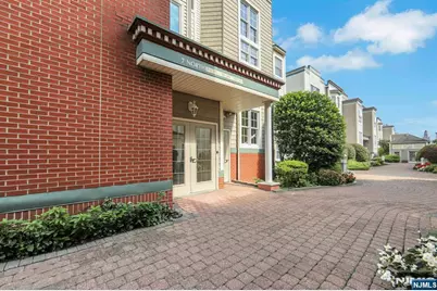 155 The Promenade, Edgewater, NJ 07020 - Photo 2