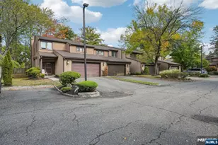 29 Ponds Circle 15, Wayne, NJ 07470 - Photo 2