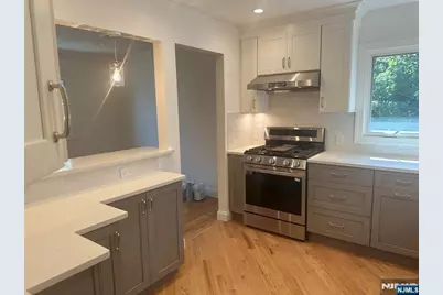 223 Lakewood Drive, Bloomfield, NJ 07003 - Photo 10