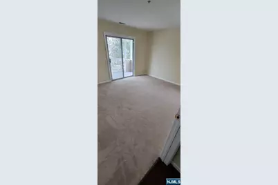 135 Orchard Park 135 #135, Allendale, NJ 07401 - Photo 4