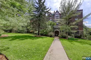 100 E Palisade Ave D34, Englewood, NJ 07631 - Photo 2