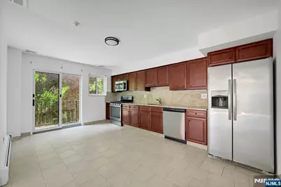 2413 Hammett Avenue B #B, Fort Lee, NJ 07024 - Photo 14