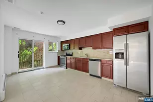 2413 Hammett Ave B, Fort Lee, NJ 07024 - Photo 14