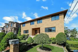 2413 Hammett Ave B, Fort Lee, NJ 07024 - Photo 4