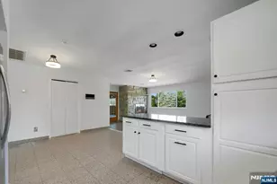 2413 Hammett Ave A, Fort Lee, NJ 07024 - Photo 16