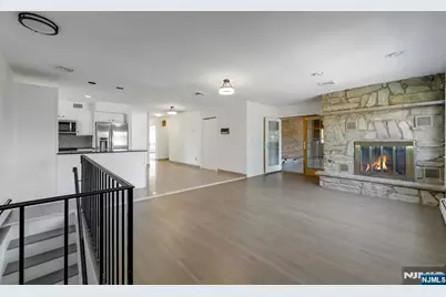 2413 Hammett Avenue A #A, Fort Lee, NJ 07024 - Photo 20