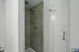 2413 Hammett Ave A, Fort Lee, NJ 07024 - Photo 46