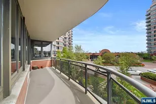 100 Carlyle Dr 5Dn, Cliffside Park, NJ 07010 - Photo 4