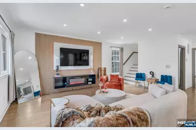 416 Kingsland Avenue, Lyndhurst Township, NJ 07071 - Photo 6