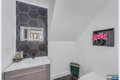 416 Kingsland Avenue, Lyndhurst Township, NJ 07071 - Photo 14