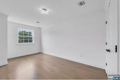 416 Kingsland Avenue, Lyndhurst Township, NJ 07071 - Photo 18