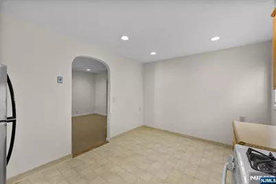 461 9th Street 2nd Floor #2nd Floor, Fairview, NJ 07022 - Photo 8