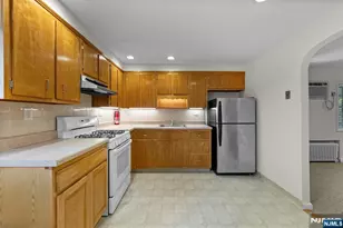 461 9th Street 2nd Floor, Fairview, NJ 07022 - Photo 6