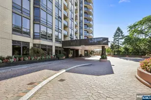 900 Palisade Ave 4J, Fort Lee, NJ 07024 - Photo 2