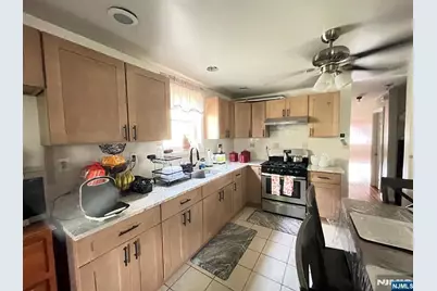 564 Broadway, Newark, NJ 07104 - Photo 18