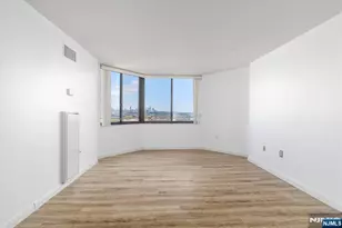 1705 Harmon Cove Tower, Secaucus, NJ 07094 - Photo 24