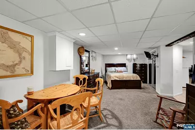 1061 Roosevelt Avenue, New Milford, NJ 07646 - Photo 32