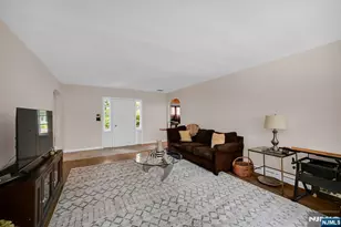 1061 Roosevelt Ave, New Milford, NJ 07646 - Photo 10