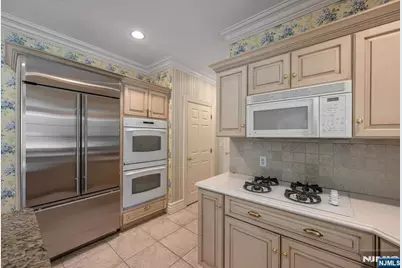 193 Pulis Avenue, Franklin Lakes, NJ 07417 - Photo 12