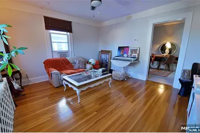 458 Shannon Place, Cliffside Park, NJ 07010 - Photo 2