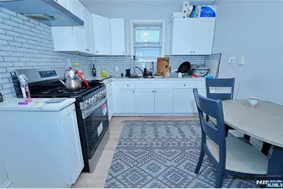 458 Shannon Place, Cliffside Park, NJ 07010 - Photo 12