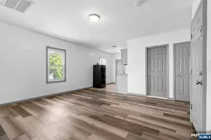 143 Valley Road 2L, Montclair, NJ 07042 - Photo 2