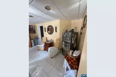 387 Hobart Avenue, Haledon, NJ 07508 - Photo 20