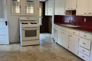 211 Paterson Ave 2nd Fl, Midland Park, NJ 07432 - Photo 22