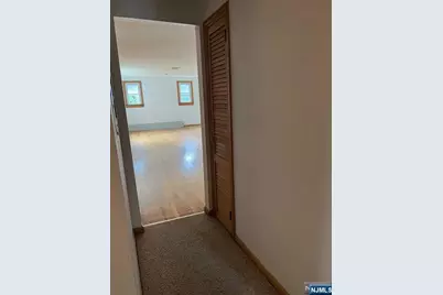 211 Paterson Avenue 2nd Fl #2nd Fl, Midland Park, NJ 07432 - Photo 10