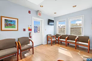 197 S Washington Ave, Bergenfield, NJ 07621 - Photo 8