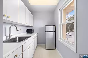 197 S Washington Ave, Bergenfield, NJ 07621 - Photo 22