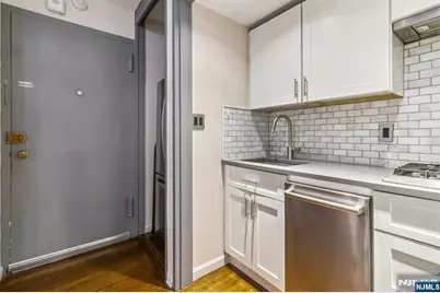 3050 Edwin Avenue #2D, Fort Lee, NJ 07024 - Photo 10