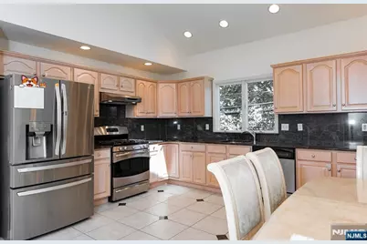 499 Morse Avenue, Ridgefield, NJ 07657 - Photo 18