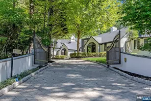 4 Duck Pond Rd, Alpine, NJ 07620 - Photo 2