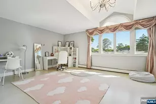 32 Laurie Dr, Englewood Cliffs, NJ 07632 - Photo 10