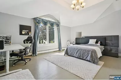 32 Laurie Drive, Englewood Cliffs, NJ 07632 - Photo 12