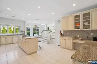 32 Laurie Dr, Englewood Cliffs, NJ 07632 - Photo 6