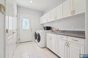 32 Laurie Dr, Englewood Cliffs, NJ 07632 - Photo 8