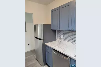 610 Gregory Avenue 2 #2, Weehawken, NJ 07086 - Photo 6